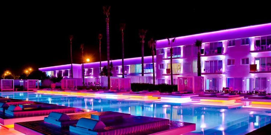 so-white-hotel.main